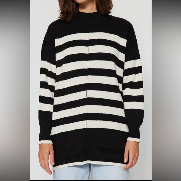 08 Chic Oversize Color Block Sweater - Picture 4 of 4